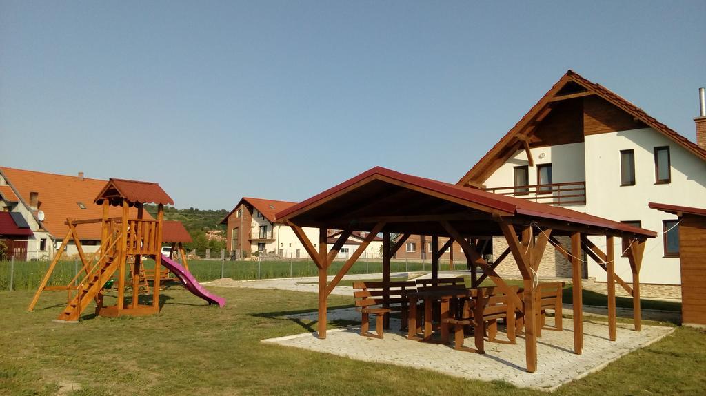 Pensiunea Soli Deo Gloria Sarmasag Buitenkant foto