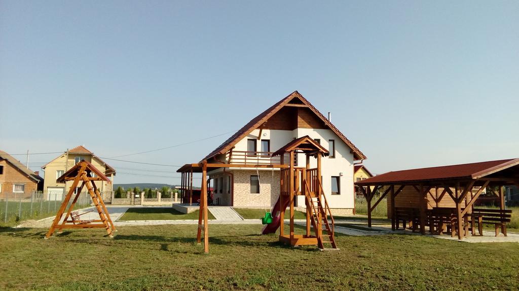 Pensiunea Soli Deo Gloria Sarmasag Buitenkant foto